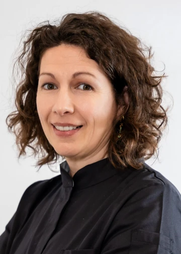 Dental assistant Kathy at Offices Flandres Orthodontie of Drs Marion Biecq-Sellier & Etienne Payart